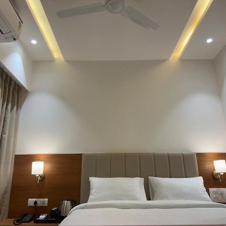 Hotel Neem Heritage 舍地 外观 照片