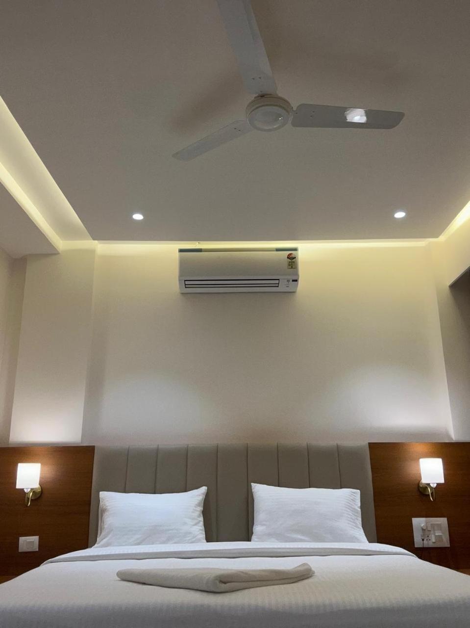 Hotel Neem Heritage 舍地 外观 照片