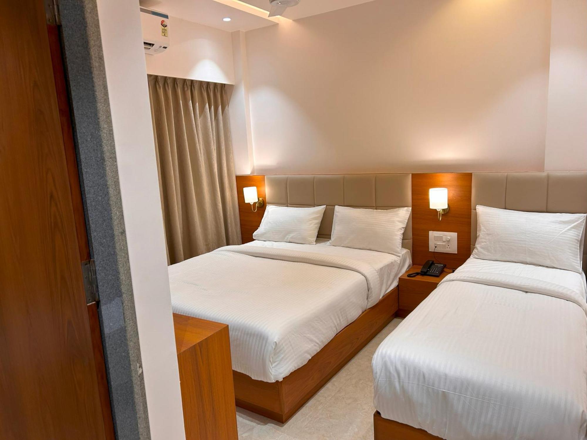Hotel Neem Heritage 舍地 外观 照片